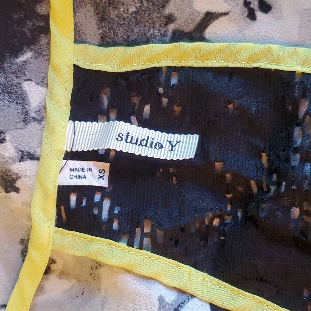 Studio Y ~ Chiffon Tank - Picture 3 of 3